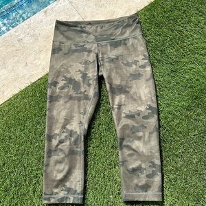 Lululemon yoga pants